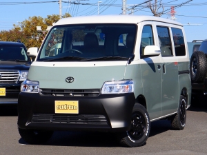 タウンエースアウトドア　キャンプ　車中泊　バンライフ　１BOX　ベッド　キャンピングカー