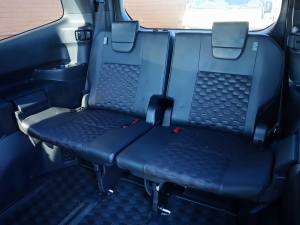 買取・下取り直販車ヴォクシー　即納　オットマン　