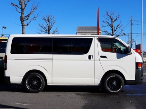 ハイエースバンアウトドア　キャンプ　車中泊　バンライフ　１BOX　ベッド　キャンピングカー