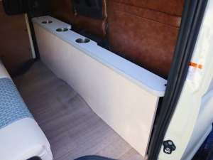 ハイエースバンアウトドア　キャンプ　車中泊　バンライフ　１BOX　ベッド　キャンピングカー