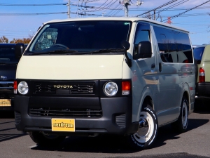 ハイエースバンアウトドア　キャンプ　車中泊　バンライフ　１BOX　ベッド　キャンピングカー