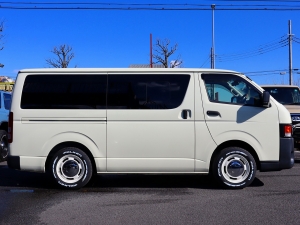 ハイエースバンアウトドア　キャンプ　車中泊　バンライフ　１BOX　ベッド　キャンピングカー