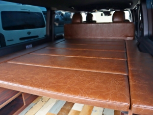 ハイエースバンアウトドア　キャンプ　車中泊　バンライフ　１BOX　ベッド　キャンピングカー