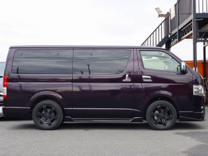 ハイエースバンアウトドア　キャンプ　車中泊　バンライフ　１BOX　ベッド　キャンピングカー