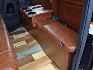 ハイエースバンアウトドア　キャンプ　車中泊　バンライフ　１BOX　ベッド　キャンピングカー
