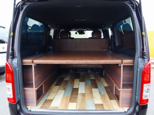 ハイエースバンアウトドア　キャンプ　車中泊　バンライフ　１BOX　ベッド　キャンピングカー