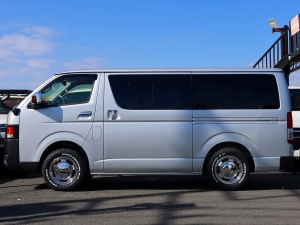 ハイエースバンアウトドア　キャンプ　車中泊　バンライフ　１BOX　ベッド　キャンピングカー