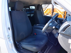 ハイエースバンアウトドア　キャンプ　車中泊　バンライフ　１BOX　ベッド　キャンピングカー