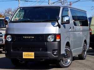 ハイエースバンアウトドア　キャンプ　車中泊　バンライフ　１BOX　ベッド　キャンピングカー