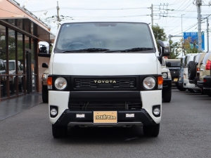ハイエースバンアウトドア　キャンプ　車中泊　バンライフ　１BOX　ベッド　キャンピングカー