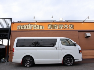 ハイエースバンアウトドア　キャンプ　車中泊　バンライフ　１BOX　ベッド　キャンピングカー