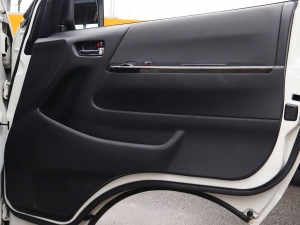 ハイエースバンアウトドア　キャンプ　車中泊　バンライフ　１BOX　ベッド　キャンピングカー