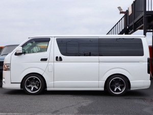 ハイエースバンアウトドア　キャンプ　車中泊　バンライフ　１BOX　ベッド　キャンピングカー