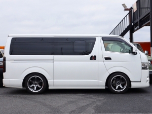 ハイエースバンアウトドア　キャンプ　車中泊　バンライフ　１BOX　ベッド　キャンピングカー