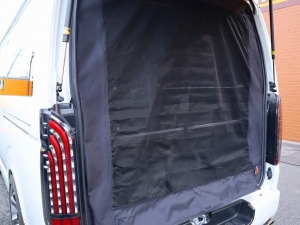 ハイエースバンアウトドア　キャンプ　車中泊　バンライフ　１BOX　ベッド　キャンピングカー