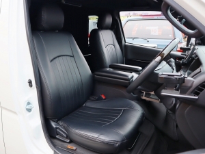 ハイエースバンアウトドア　キャンプ　車中泊　バンライフ　１BOX　ベッド　キャンピングカー