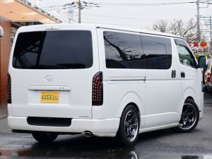 ハイエースバンアウトドア　キャンプ　車中泊　バンライフ　１BOX　ベッド　キャンピングカー