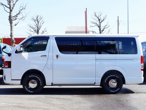 ハイエースバンアウトドア　キャンプ　車中泊　バンライフ　１BOX　ベッド　キャンピングカー