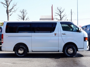 ハイエースバンアウトドア　キャンプ　車中泊　バンライフ　１BOX　ベッド　キャンピングカー