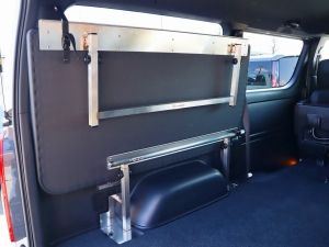ハイエースバンアウトドア　キャンプ　車中泊　バンライフ　１BOX　ベッド　キャンピングカー