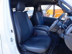 ハイエースバンアウトドア　キャンプ　車中泊　バンライフ　１BOX　ベッド　キャンピングカー