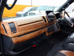 ハイエースバンアウトドア　キャンプ　車中泊　バンライフ　１BOX　ベッド　キャンピングカー