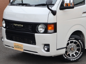 ハイエースバン新車アウトレットアウトドア　キャンプ　車中泊　バンライフ　１BOX　ベッド　キャンピングカー