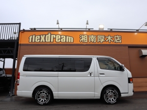 ハイエースバン新車アウトレットアウトドア　キャンプ　車中泊　バンライフ　１BOX　ベッド　キャンピングカー