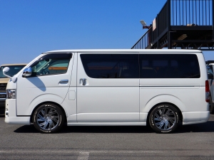 ハイエースバンアウトドア　キャンプ　車中泊　バンライフ　１BOX　ベッド　キャンピングカー