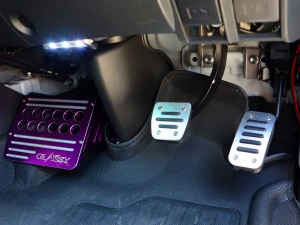 ハイエースバンアウトドア　キャンプ　車中泊　バンライフ　１BOX　ベッド　キャンピングカー