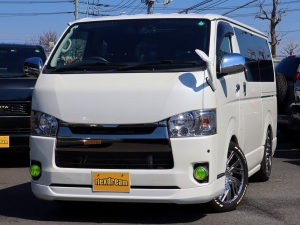 ハイエースバンアウトドア　キャンプ　車中泊　バンライフ　１BOX　ベッド　キャンピングカー
