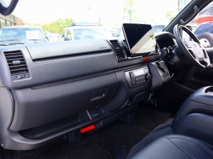 ハイエースバンアウトドア　キャンプ　車中泊　バンライフ　１BOX　ベッド　キャンピングカー