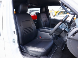 ハイエースバンアウトドア　キャンプ　車中泊　バンライフ　１BOX　ベッド　キャンピングカー