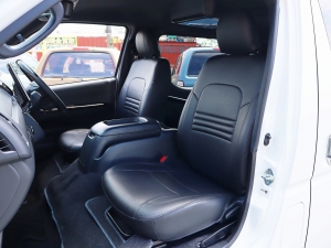 ハイエースバンアウトドア　キャンプ　車中泊　バンライフ　１BOX　ベッド　キャンピングカー