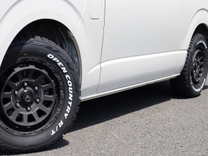 ハイエースバンアウトドア　キャンプ　車中泊　バンライフ　１BOX　ベッド　キャンピングカー