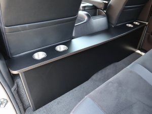 ハイエースバンアウトドア　キャンプ　車中泊　バンライフ　１BOX　ベッド　キャンピングカー