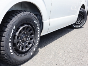 ハイエースバンアウトドア　キャンプ　車中泊　バンライフ　１BOX　ベッド　キャンピングカー