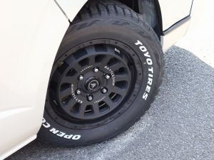 ハイエースバンアウトドア　キャンプ　車中泊　バンライフ　１BOX　ベッド　キャンピングカー