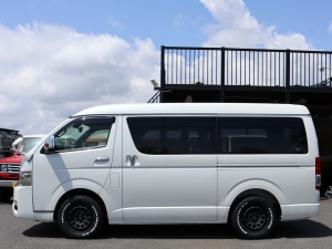ハイエースバンアウトドア　キャンプ　車中泊　バンライフ　１BOX　ベッド　キャンピングカー