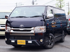 ハイエースバンアウトドア　キャンプ　車中泊　バンライフ　１BOX　ベッド　キャンピングカー