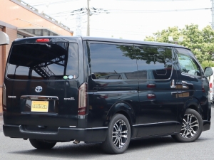 ハイエースバンアウトドア　キャンプ　車中泊　バンライフ　１BOX　ベッド　キャンピングカー