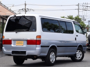 ハイエースバンアウトドア　キャンプ　車中泊　バンライフ　１BOX　ベッド　キャンピングカー