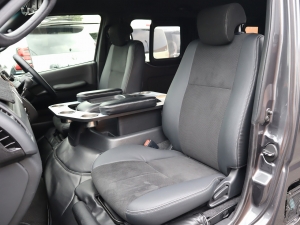ハイエースバンアウトドア　キャンプ　車中泊　バンライフ　１BOX　ベッド　キャンピングカー