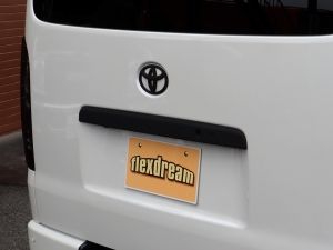 ハイエースバンアウトドア　キャンプ　車中泊　バンライフ　１BOX　ベッド　キャンピングカー