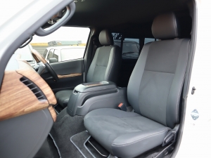 ハイエースバンアウトドア　キャンプ　車中泊　バンライフ　１BOX　ベッド　キャンピングカー