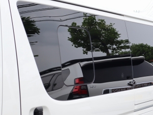 ハイエースバンアウトドア　キャンプ　車中泊　バンライフ　１BOX　ベッド　キャンピングカー