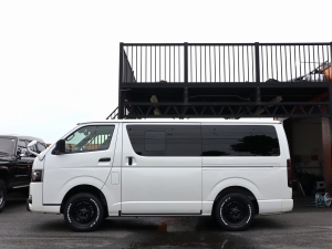 ハイエースバンアウトドア　キャンプ　車中泊　バンライフ　１BOX　ベッド　キャンピングカー