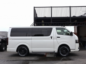 ハイエースバンアウトドア　キャンプ　車中泊　バンライフ　１BOX　ベッド　キャンピングカー