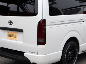 ハイエースバンアウトドア　キャンプ　車中泊　バンライフ　１BOX　ベッド　キャンピングカー