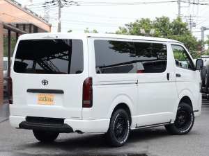ハイエースバンアウトドア　キャンプ　車中泊　バンライフ　１BOX　ベッド　キャンピングカー